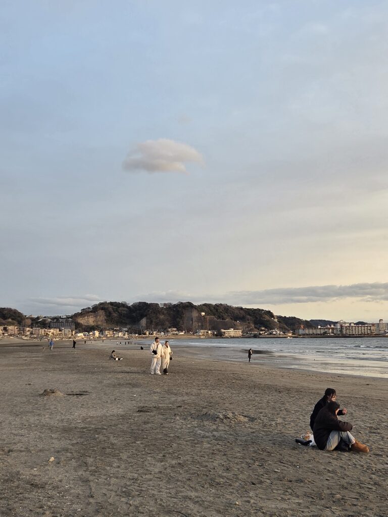 由比ヶ浜の夕暮れ