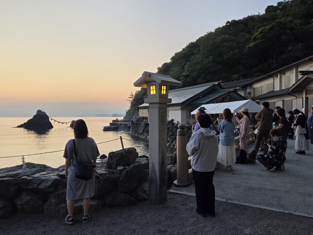 夫婦岩の日の出