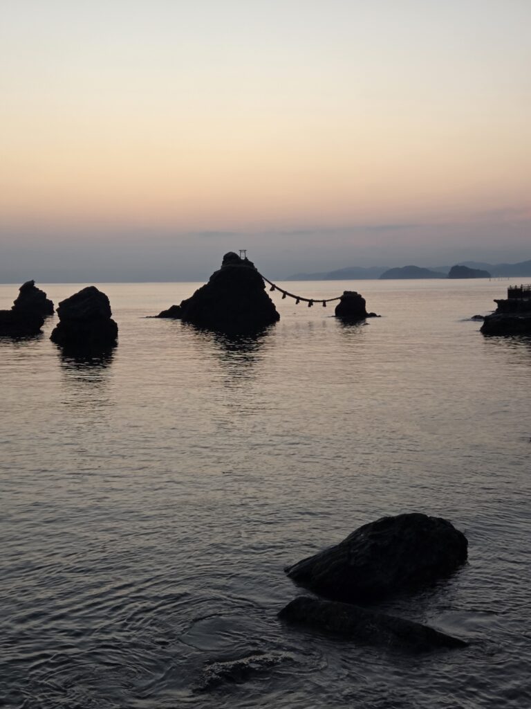 夫婦岩の日の出