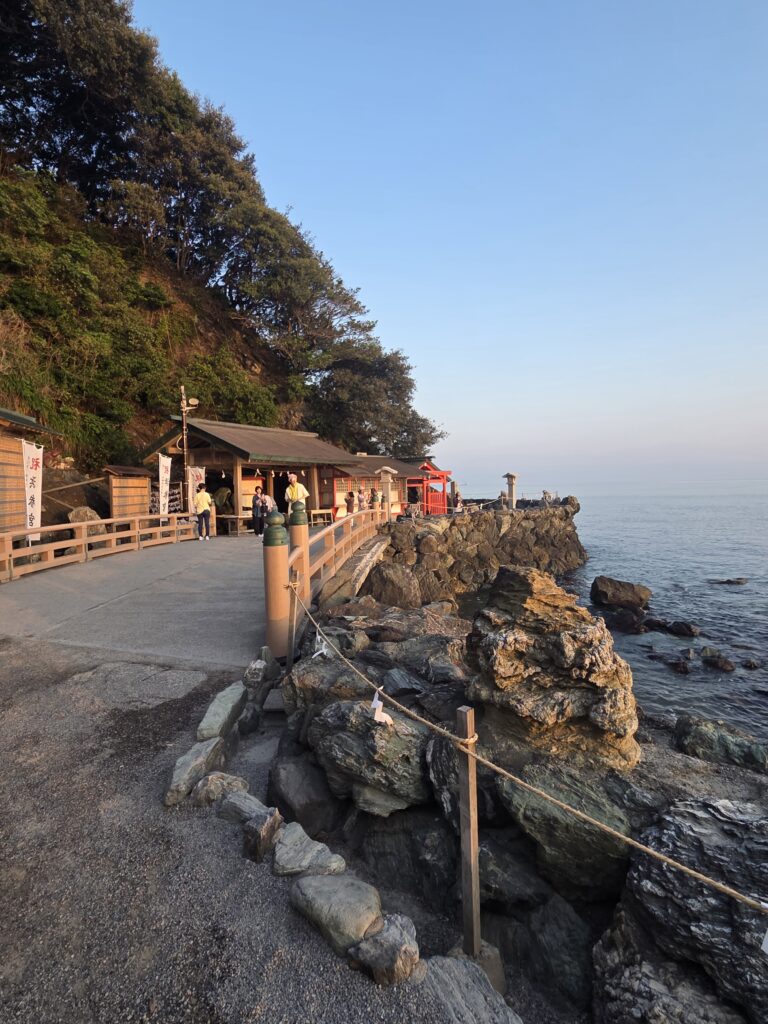 夫婦岩の日の出