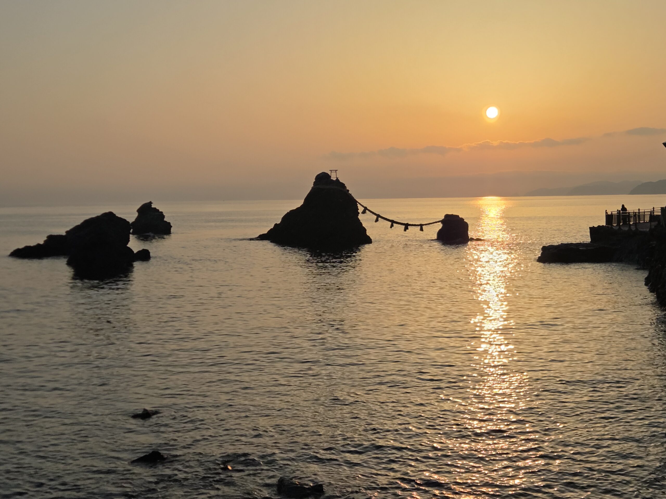 夫婦岩の日の出